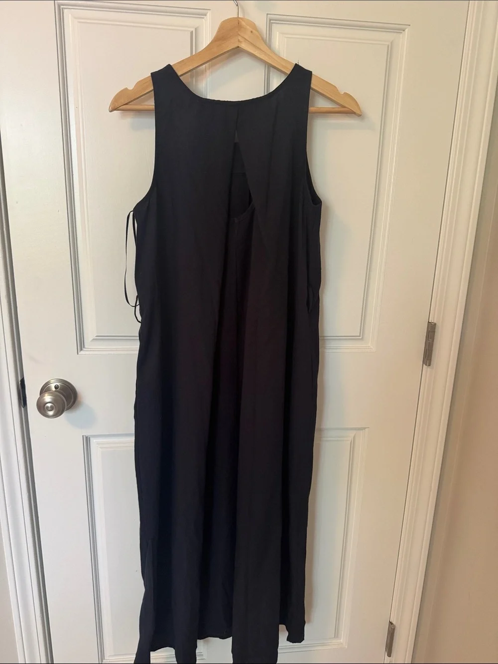 Pinch Black Sleeveless Maxi Dress with A-Line Flow - Picture 5 of 8
